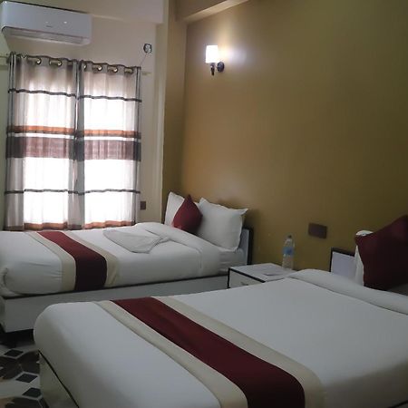 Hotel Flycatcher Chitwan- A Jungle Safari Home โซราฮา ภายนอก รูปภาพ