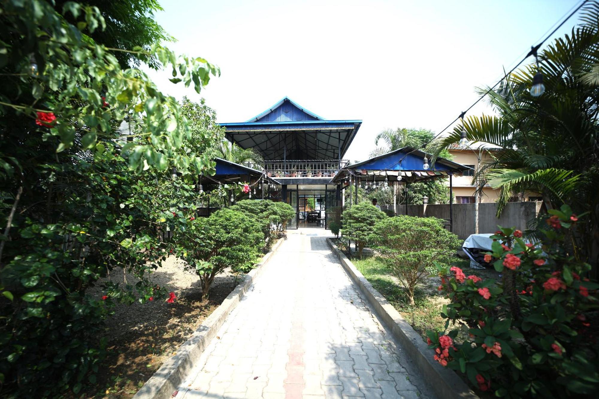 Hotel Flycatcher Chitwan- A Jungle Safari Home โซราฮา ภายนอก รูปภาพ